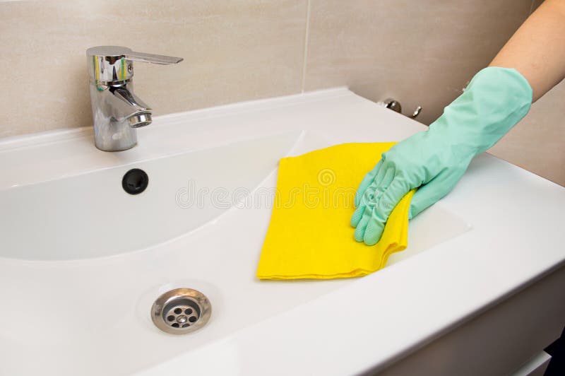 Lavandino di pulizia del bagno fotografia stock immagine di ... Pulizia del bagno
