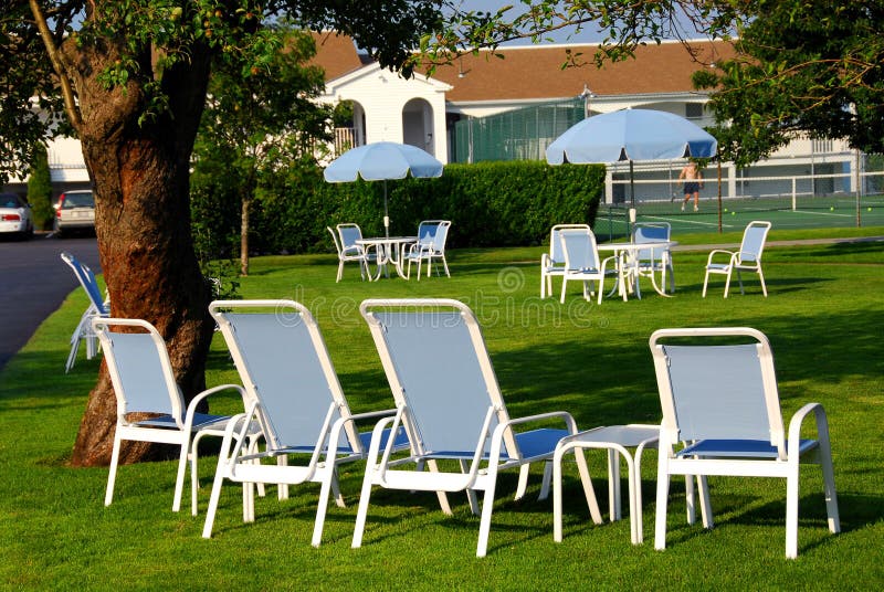 Hotel pentru scaune de gazon stock photography