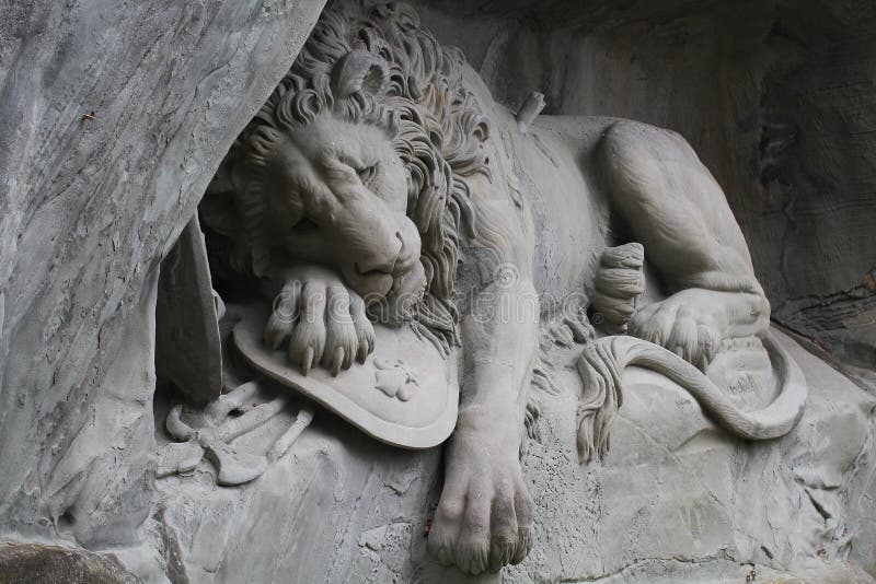 Laying down Lion statue Monument at Lucerne, Switzerland, attractive sculpture landmark, wallpaper, backgrounds