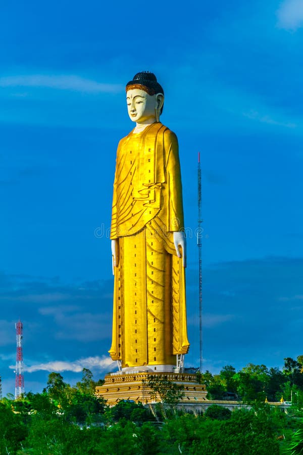 Laykyun Sekkya in Monywa Myanmar Bodhi Tataung, das Buddha steht, ist die zweite höchste Statue in der Welt stockfotos Laykyun Sekkya in Monywa Myanmar Bodhi Tataung, das Buddha steht, ist die zweite höchste Statue in der Welt stockfotos