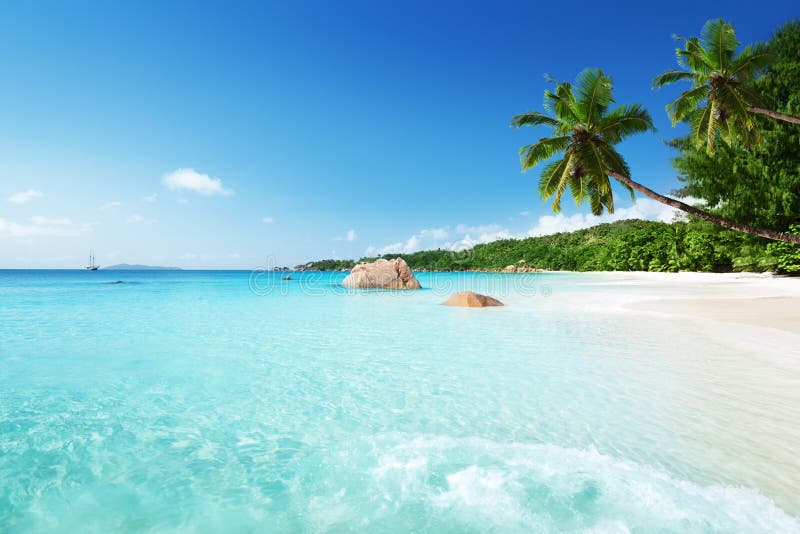 Lazio van Anse strand bij eiland Praslin stock fotografie Lazio van Anse strand bij eiland Praslin stock fotografie