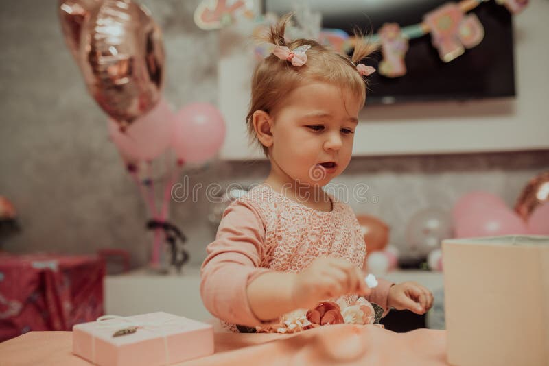 Joyeux Anniversaire 2 Ans Photos Libres De Droits Et Gratuites De Dreamstime Joyeux Anniversaire 2 Ans Photos Libres De Droits Et Gratuites De Dreamstime