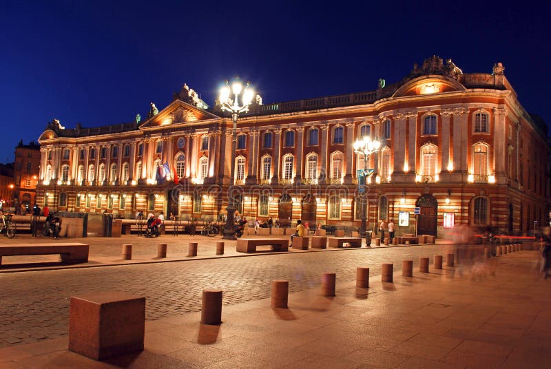 Le capitol à Toulouse pendant la nuit photos stock Le capitol à Toulouse pendant la nuit photos stock