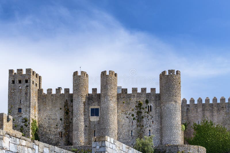 Le château d'Obidos dans la ville médiévale d'Obidos portugal photo libre de droits Le château d'Obidos dans la ville médiévale d'Obidos portugal photo libre de droits