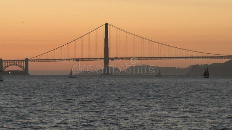 Le coucher du soleil de golden gate bridge, San Francisco