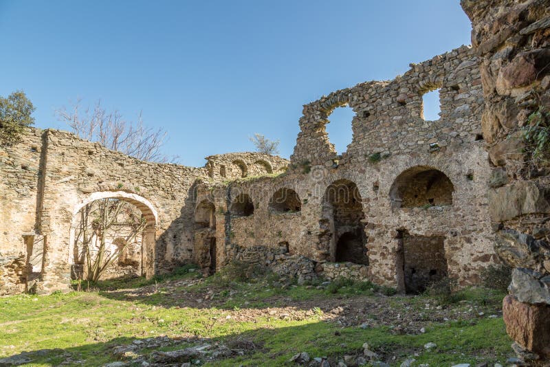Le couvent de San Francescu près de Castifao en Corse photo libre de droits Le couvent de San Francescu près de Castifao en Corse photo libre de droits