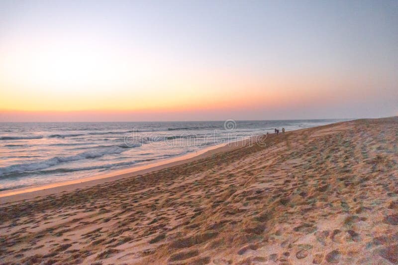 Le crépuscule a tiré d'une belle plage au Goudjerate Inde image stock Le crépuscule a tiré d'une belle plage au Goudjerate Inde image stock