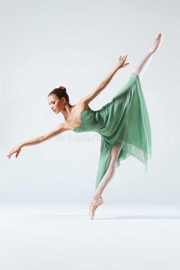 Jeune Danseuse De Ballerine Photo stock - Image du élégance, action:  39121742