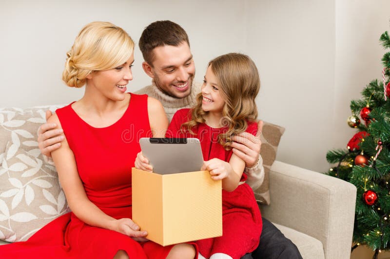 Download Le Familjen Med MinnestavlaPC Fotografering för Bildbyråer - Bild av dator, gulligt: 37349777