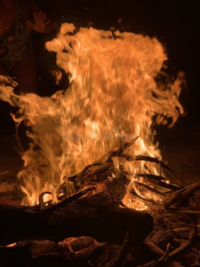 Le feu de haute qualité de camp photos stock Le feu de haute qualité de camp photos stock
