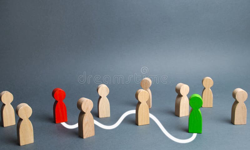Le figure rosse e verdi sono collegate da una linea bianca che passa attraverso la folla Comunicazione fra la gente, ricerca, blo fotografia stock Le figure rosse e verdi sono collegate da una linea bianca che passa attraverso la folla Comunicazione fra la gente, ricerca, blo fotografia stock