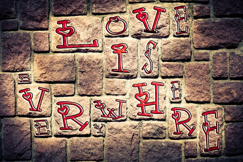 Le fond romantique sur un mur de briques en béton et un amour rouge est partout impressionné ci-dessus illustration libre de droits Le fond romantique sur un mur de briques en béton et un amour rouge est partout impressionné ci-dessus illustration libre de droits