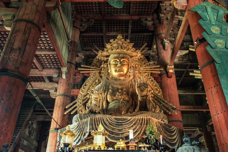 Le grand Bouddha Daibutsu, remplacement du 17ème siècle d'une sculpture du 8ème siècle, Todai-JI, Nara, Kansai, Japon photographie stock Le grand Bouddha Daibutsu, remplacement du 17ème siècle d'une sculpture du 8ème siècle, Todai-JI, Nara, Kansai, Japon photographie stock