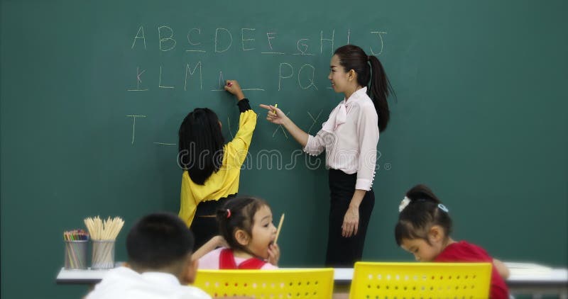 Le jeu de professeur compl?tent le jeu de blancs d'?tudiant