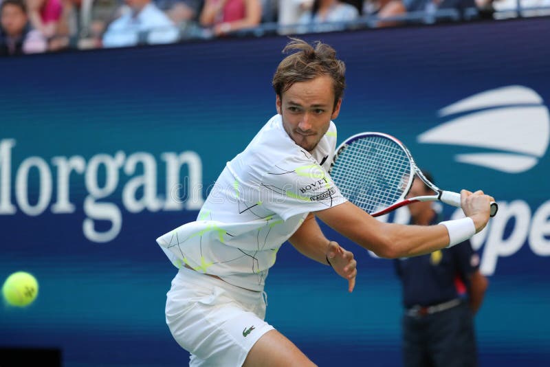 Daniil Medvedev Russo E Vencedor Do Abn Amro Abrem 2023 Jogador De Tênis Em  Rotterdam Ahoy Arena Foto Editorial - Imagem de jogador, aberto: 270288816