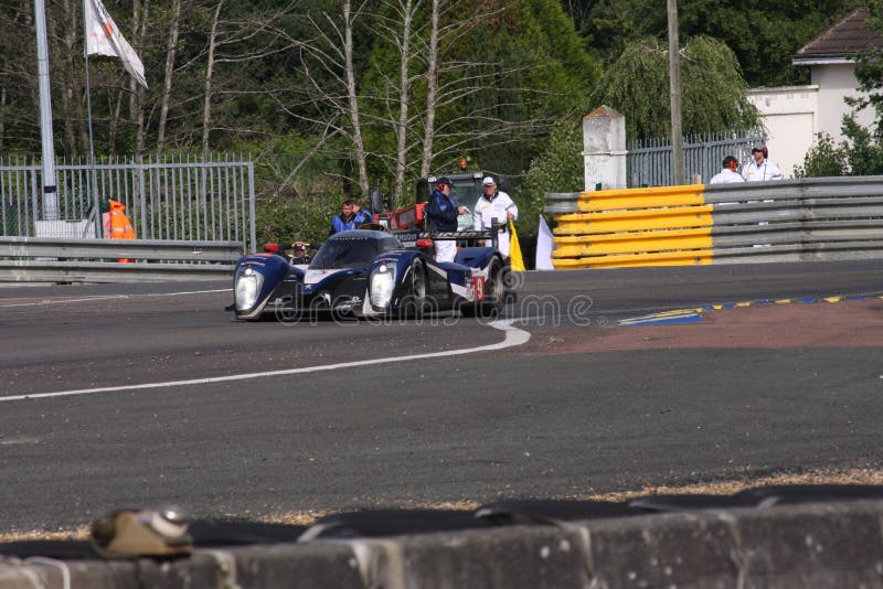 Le Mans-Rennwagen redaktionelles stockbild. Bild von laufen - 97120779