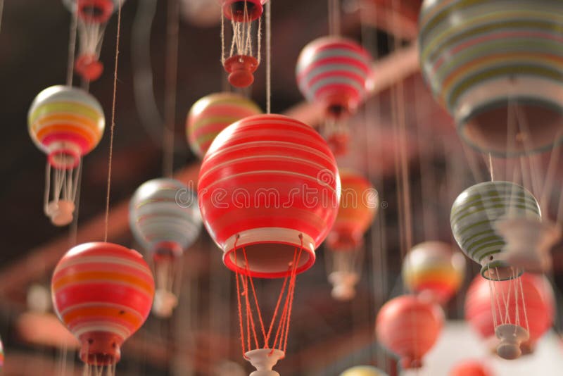 Le mongolfiere volano verso l'alto Le mongolfiere volano verso l'alto