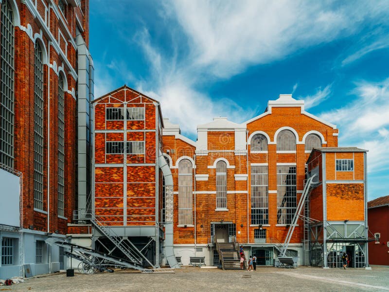 Le Musée d'Art, l'architecture et la Technology Museu de Arte, l'Arquitetura e Tecnologia ou le MAAT est la Science et un projet image libre de droits Le Musée d'Art, l'architecture et la Technology Museu de Arte, l'Arquitetura e Tecnologia ou le MAAT est la Science et un projet image libre de droits