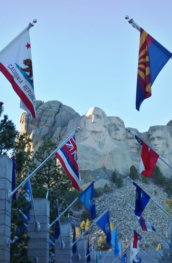 Le mémorial national du mont Rushmore dans le Dakota du Sud image stock Le mémorial national du mont Rushmore dans le Dakota du Sud image stock