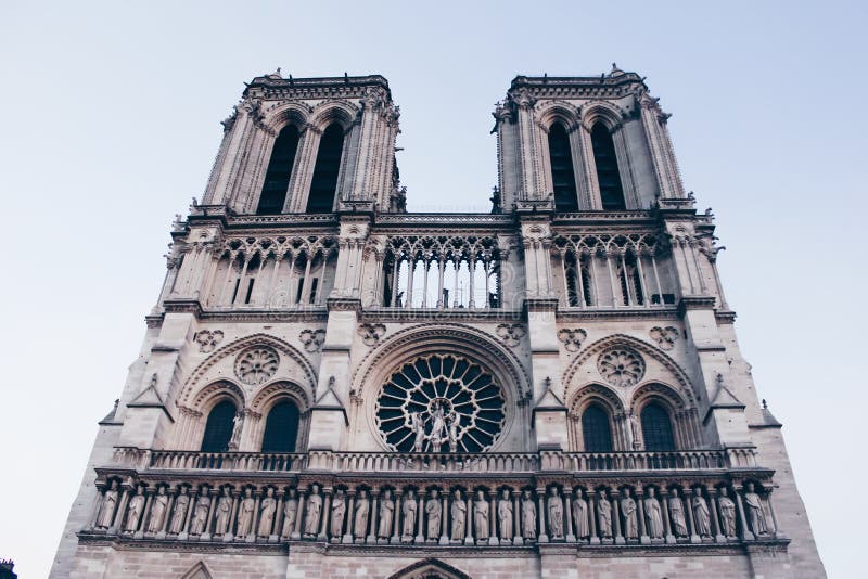 Le Notre-Dame de Paris abaissent la vue photo stock Le Notre-Dame de Paris abaissent la vue photo stock