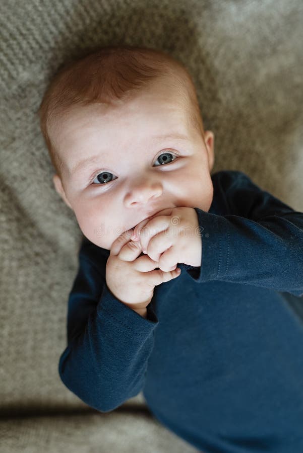Le Bebe Suce Le Sein De La Mere Lait Maternel Alimentant Le Bebe Nouveau Ne Image Stock Image Du Vieillissement Attrayant Le Bebe Suce Le Sein De La Mere Lait Maternel Alimentant Le Bebe Nouveau Ne Image Stock Image Du Vieillissement Attrayant
