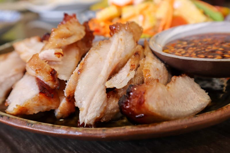 Le porc grillé est l'un des plats thaïlandais les plus populaires images libres de droits