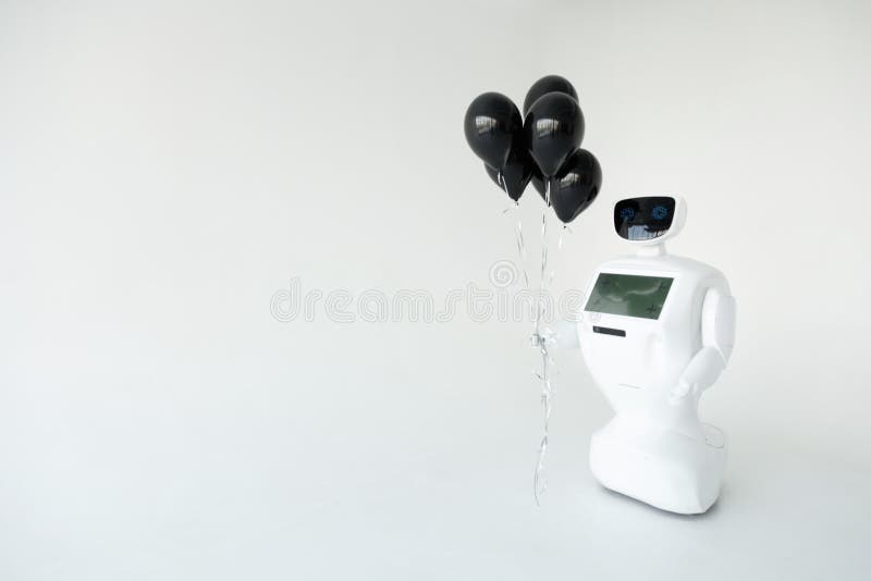 Le Robot Tient Des Ballons Dans Des Ses Mains Joyeux Anniversaire Systeme Cybernetique Aujourd Hui Technologies Robotiques Modern Image Stock Image Du Joyeux Mains