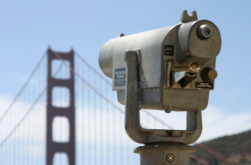 Download Le Télescope Public Regarde Vers La Porte D'or Image stock - Image du coin, touriste: 733649