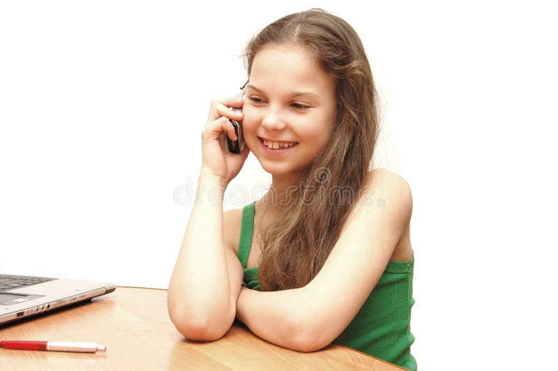 le téléphone de fille parle des jeunes d'adolescent photo libre de droits le téléphone de fille parle des jeunes d'adolescent photo libre de droits