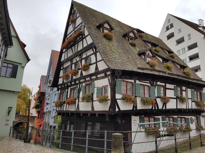 The leaning house in Ulm editorial stock photo. Image of windows 86316923