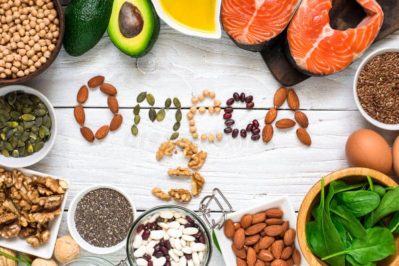 Lebensmittelreiche in Fettsäure Omegas 3 und in den gesunden Tier- und plantyfetten Essenkonzept der gesunden Diät