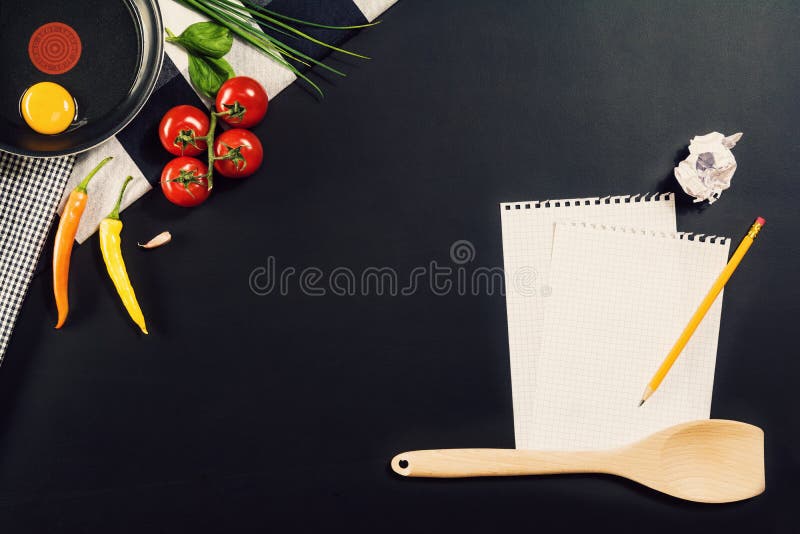 Lebensmittelzubereitungshintergrund mit Teigwarenbestandteilen Beschneidungspfad eingeschlossen stockfotos Lebensmittelzubereitungshintergrund mit Teigwarenbestandteilen Beschneidungspfad eingeschlossen stockfotos
