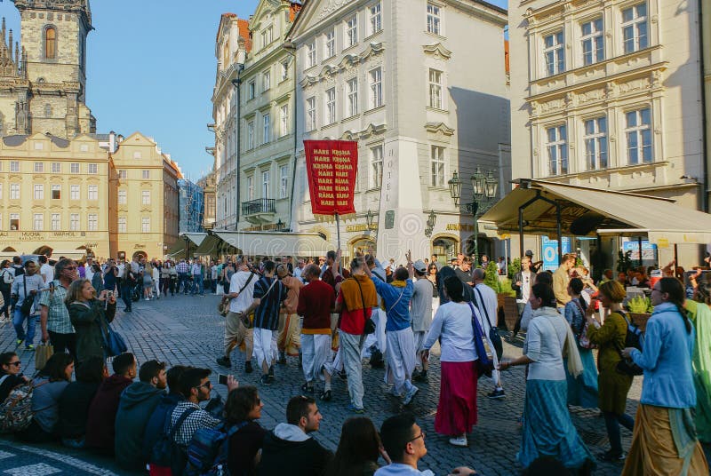 Seguidores Hare Krishna Na Rua Imagem Editorial - Imagem de internacional,  grupo: 229121160