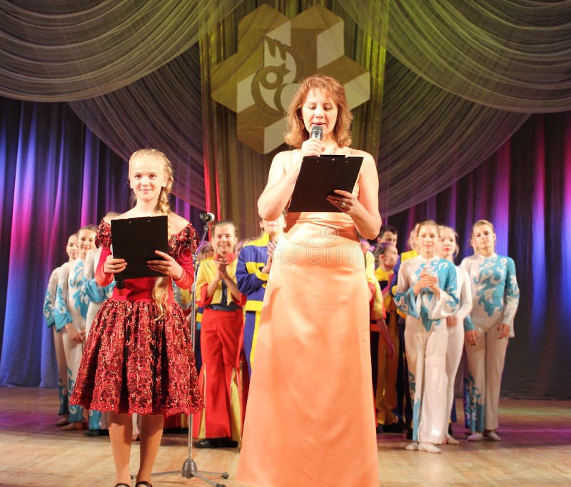 Leda konserten på etapp royaltyfri bild Leda konserten på etapp royaltyfri bild