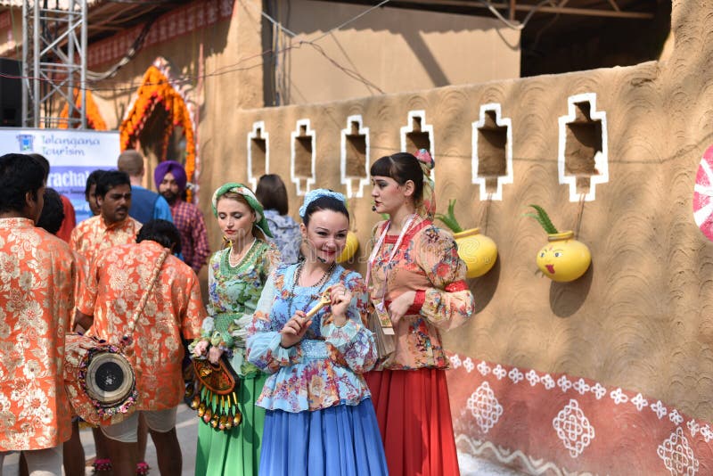 Ledare: Surajkund Haryana, Indien: Februari 06., 2016: Anden av karnevalet i den 30th internationalen tillverkar karneval arkivfoto Ledare: Surajkund Haryana, Indien: Februari 06., 2016: Anden av karnevalet i den 30th internationalen tillverkar karneval arkivfoto