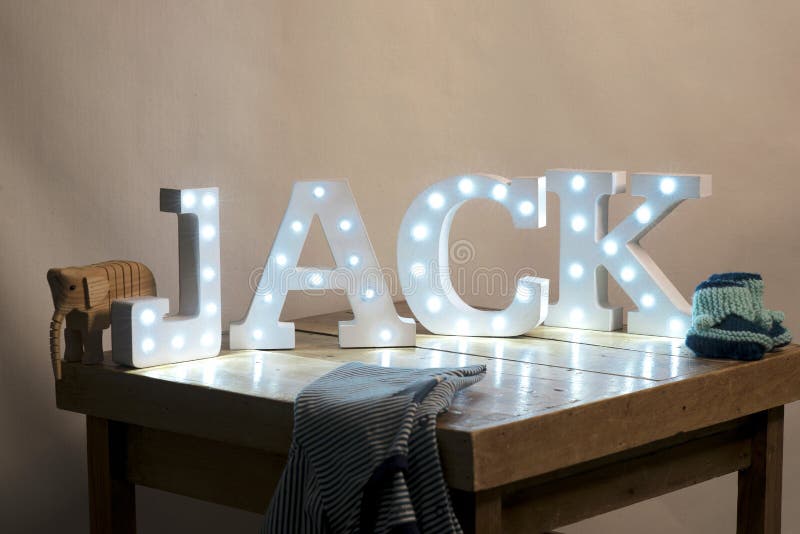 LEDDE Iluminated dekorativa bokstäver som stavar STÅLAR fotografering för bildbyråer LEDDE Iluminated dekorativa bokstäver som stavar STÅLAR fotografering för bildbyråer