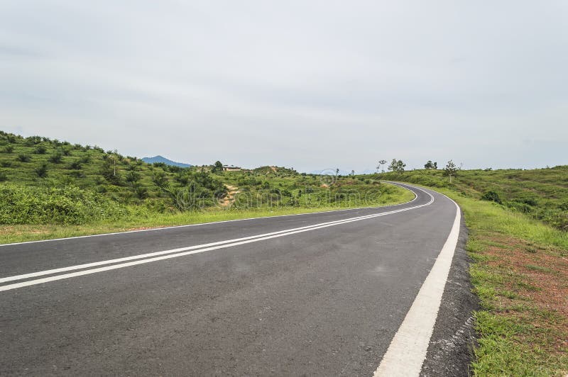 Leere Landschaftsstraße stockfoto