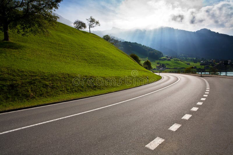 Leere Landschaftstraße stockfoto