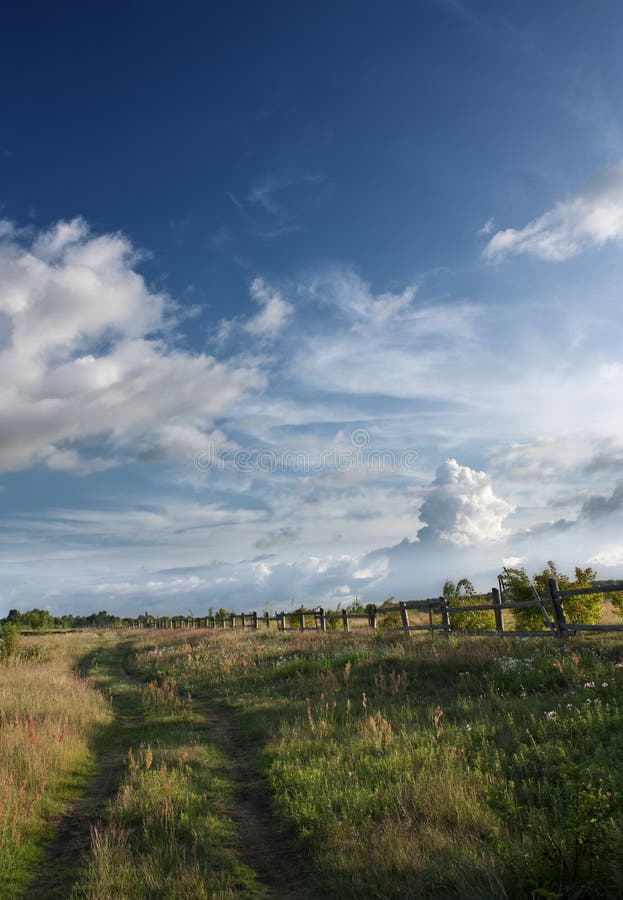 Leere Landschaftstraße stockfoto