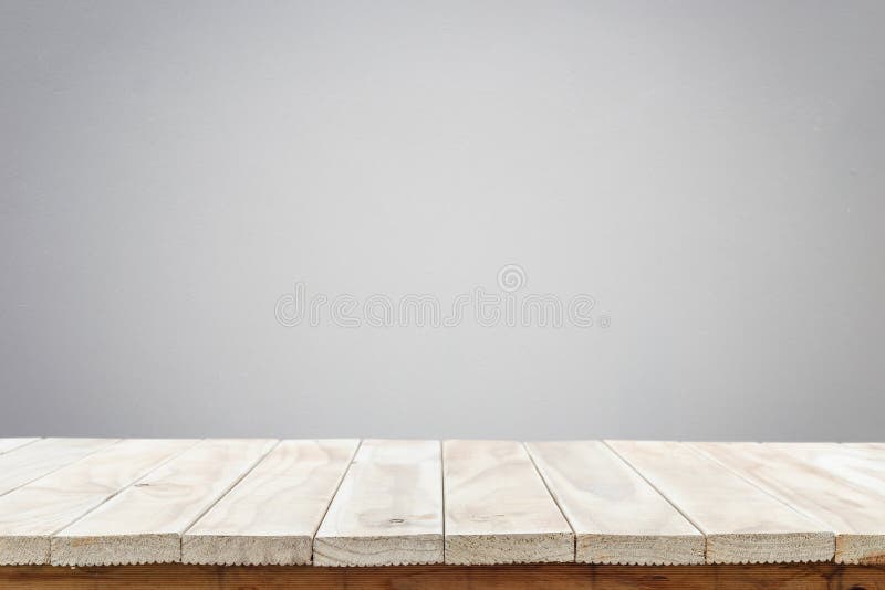 Leere Spitze des Holztischs oder des Zählers lokalisiert auf weißem backgroun stockbild Leere Spitze des Holztischs oder des Zählers lokalisiert auf weißem backgroun stockbild