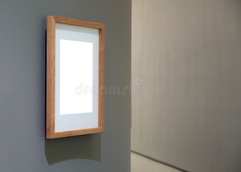 Leerer leerer goldener Rahmen auf weißem Hintergrund Kunstgalerie, museu lizenzfreie stockbilder Leerer leerer goldener Rahmen auf weißem Hintergrund Kunstgalerie, museu lizenzfreie stockbilder