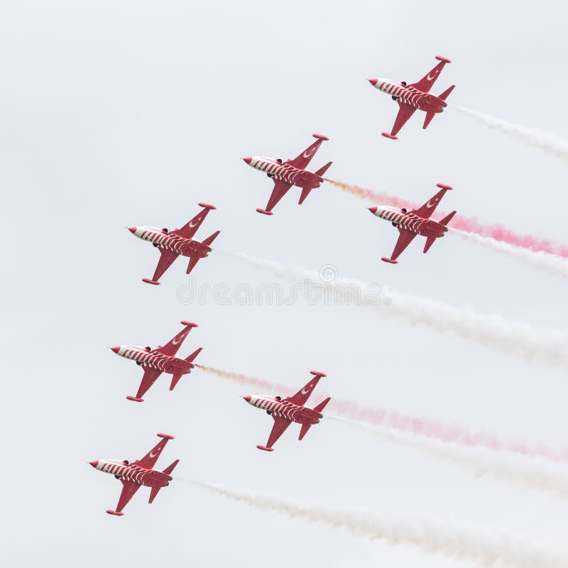 LEEUWARDEN, LOS PAÍSES BAJOS - 10 DE JUNIO DE 2016: Fuerza aérea turca D foto de archivo libre de regalías LEEUWARDEN, LOS PAÍSES BAJOS - 10 DE JUNIO DE 2016: Fuerza aérea turca D foto de archivo libre de regalías