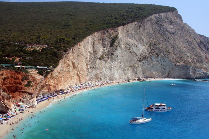 Menzionato 10 da 100 il migliore spiagge, è un si trova ovest costa da isola grecia.
