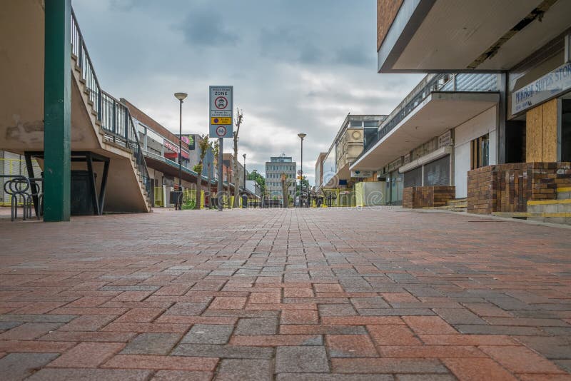 Lege winkels in een verlaten hoofdstraat stock afbeelding Lege winkels in een verlaten hoofdstraat stock afbeelding