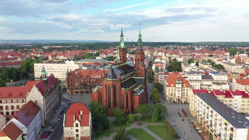 Legnica poland. panorama aéreo de la ciudad con catedral