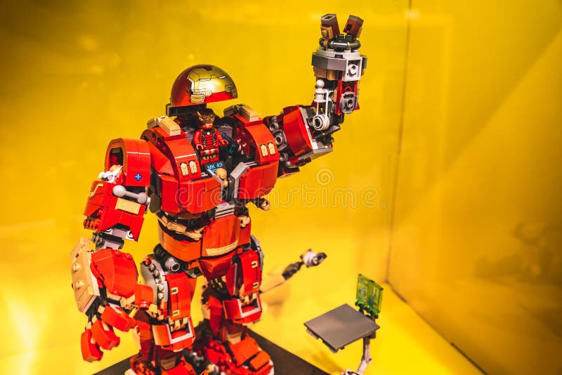 Lego Iron Man modell royaltyfri bild Lego Iron Man modell royaltyfri bild
