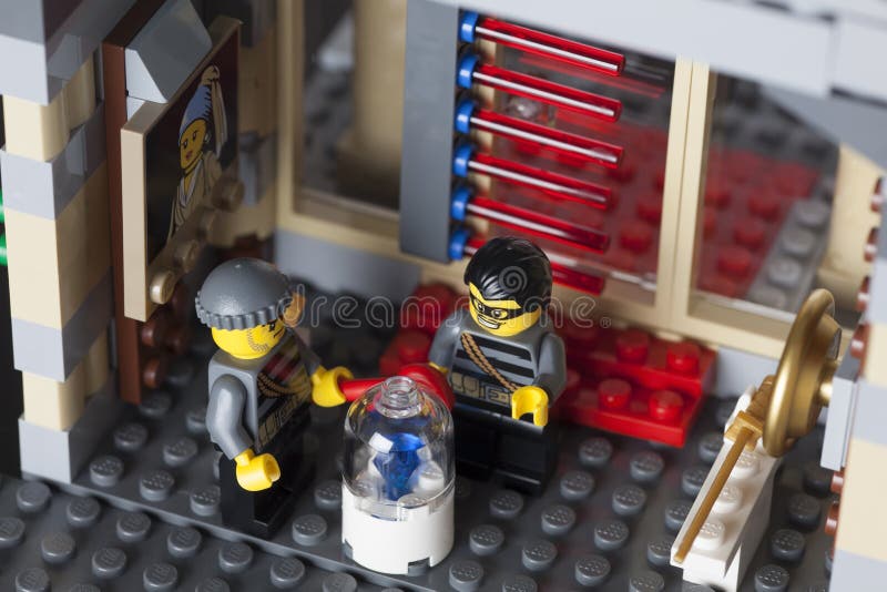 Armstrong industri Bedre LEGO night museum break-in editorial stock image. Image of painting -  164536414