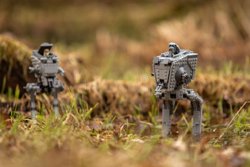 Legp Star Wars Minifigures in Walking Machines Atst in the Forest