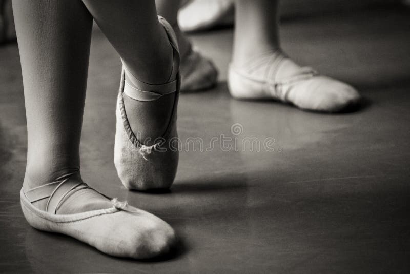 Žena nohy v balet papuče.