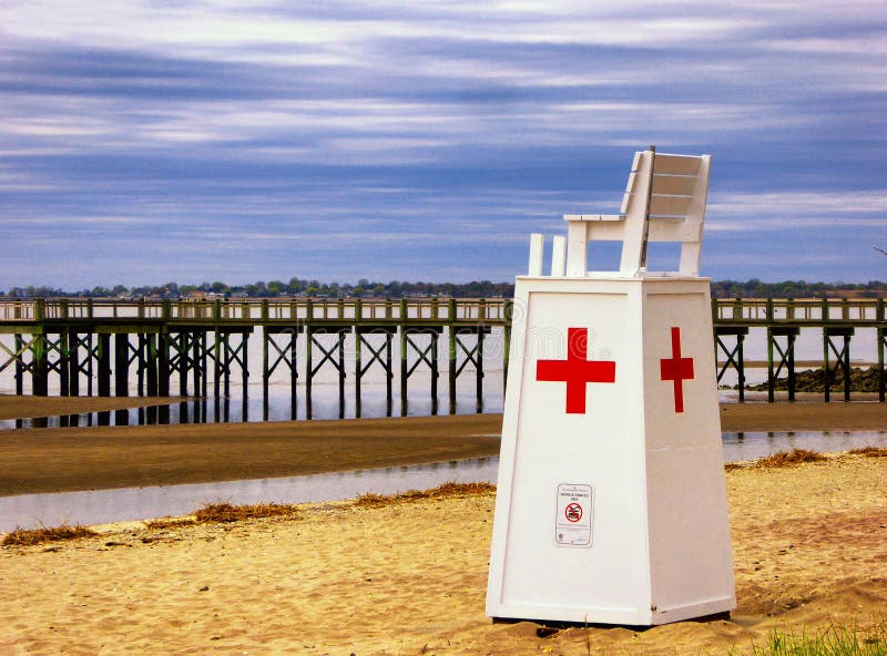 Leibwächter-Rescue-Standstuhl am Walnuss-Strand stockfotos Leibwächter-Rescue-Standstuhl am Walnuss-Strand stockfotos